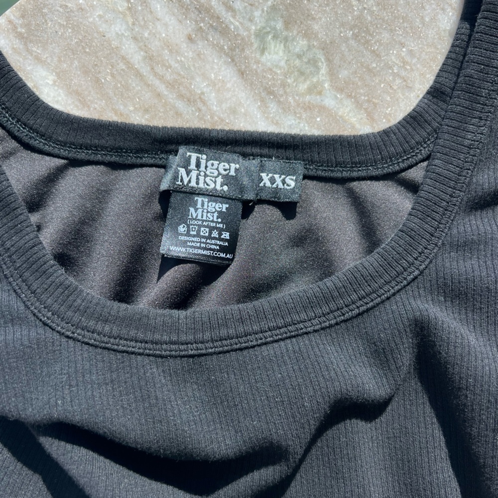 Tiger Mist Ribbed Ruched Drawstring Cropped LS Tee - Picture 3 of 3